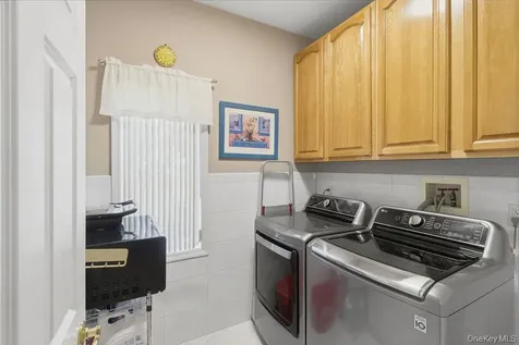 15 Boxwood Lane Farmingdale NY 11735