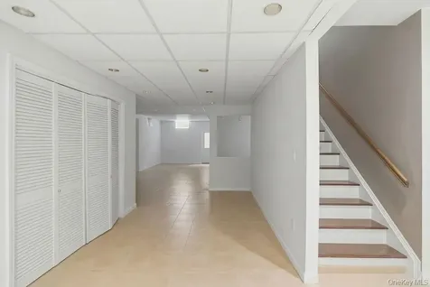 15 Boxwood Lane Farmingdale NY 11735