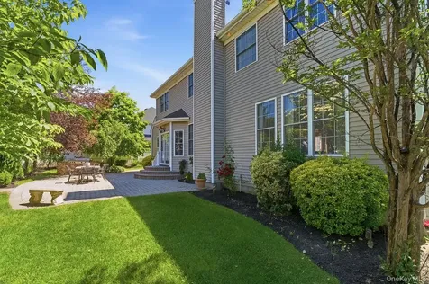 15 Boxwood Lane Farmingdale NY 11735