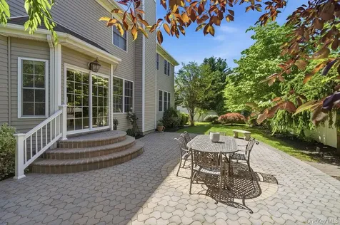 15 Boxwood Lane Farmingdale NY 11735