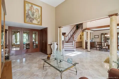 15 Boxwood Lane Farmingdale NY 11735