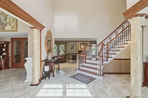15 Boxwood Lane Farmingdale NY 11735