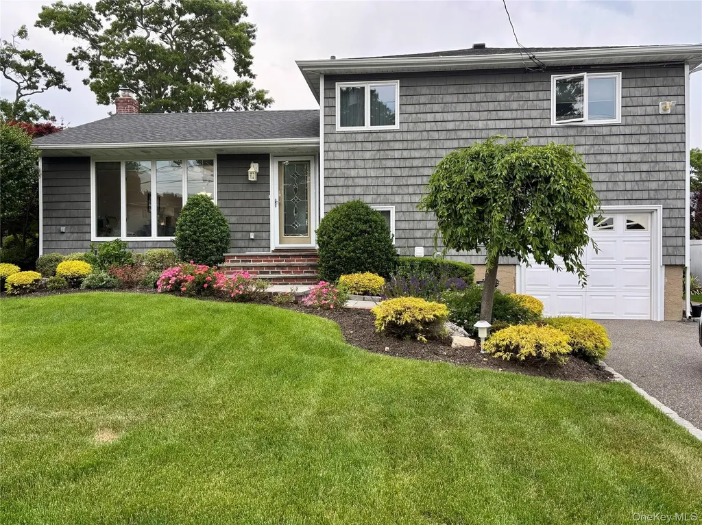 106 Roy Street Massapequa NY 11758