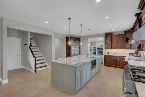18 Cedar Lane Setauket NY 11733
