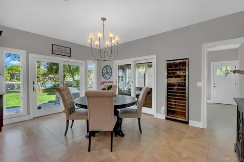 18 Cedar Lane Setauket NY 11733