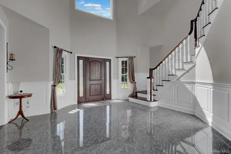 18 Cedar Lane Setauket NY 11733