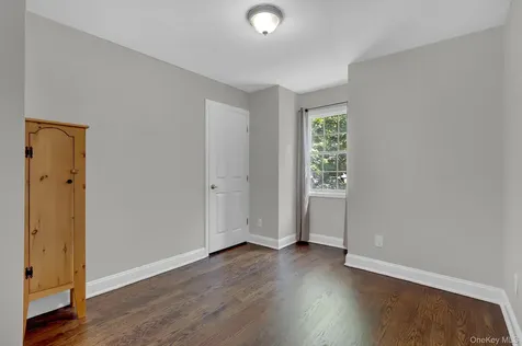 18 Cedar Lane Setauket NY 11733
