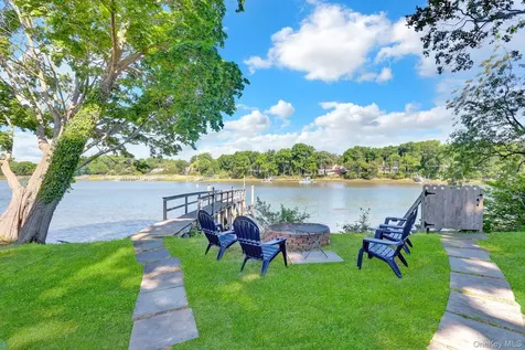 18 Cedar Lane Setauket NY 11733