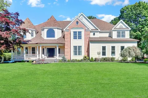 18 Cedar Lane Setauket NY 11733