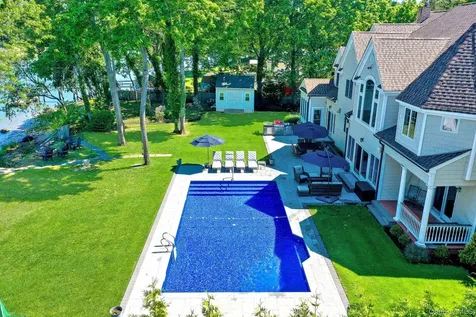 18 Cedar Lane Setauket NY 11733