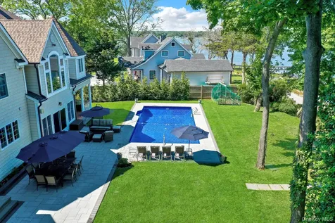 18 Cedar Lane Setauket NY 11733