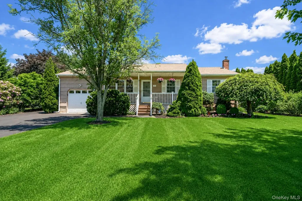 100 Donna Drive Baiting Hollow NY 11933