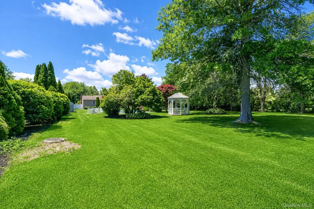 100 Donna Drive Baiting Hollow NY 11933