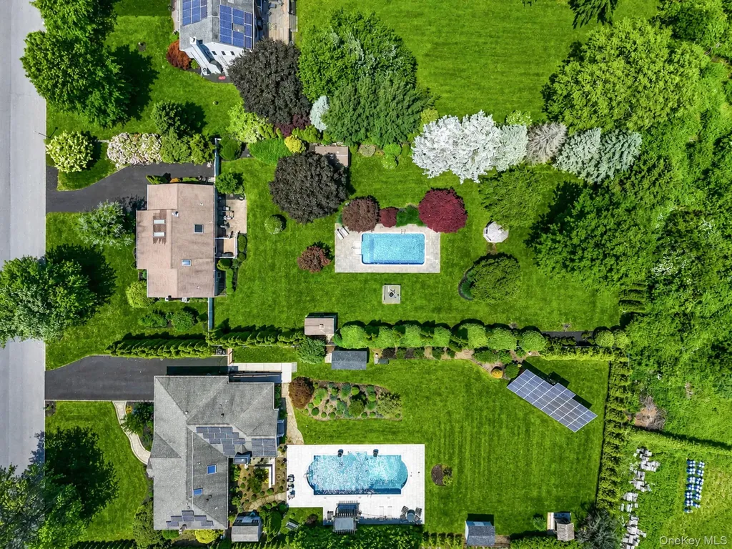 100 Donna Drive Baiting Hollow NY 11933