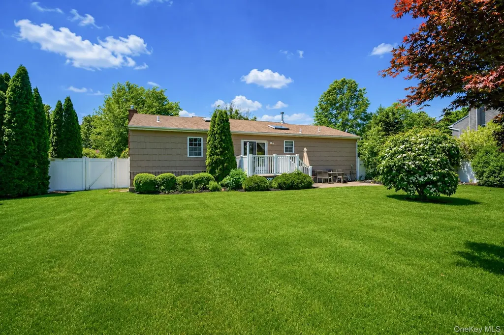 100 Donna Drive Baiting Hollow NY 11933