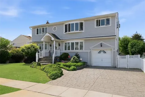 20 Elm Street Massapequa NY 11758