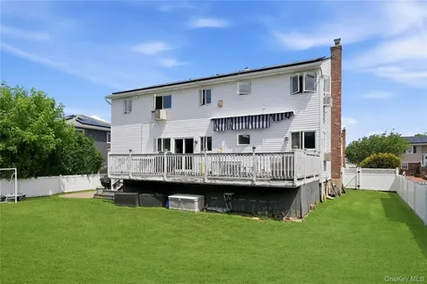 20 Elm Street Massapequa NY 11758