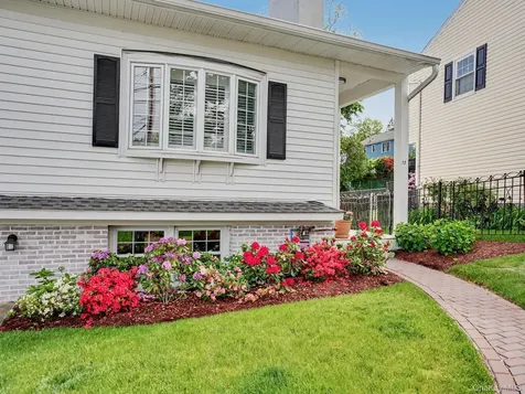 17 Gedney Way White Plains NY 10605