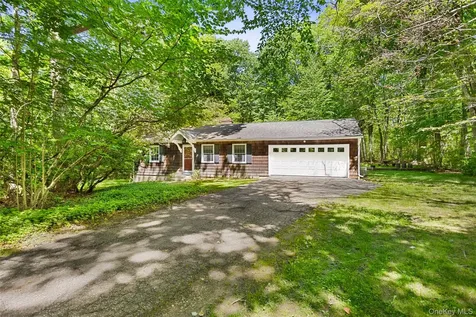 18 Nancys Lane Pound Ridge NY 10576
