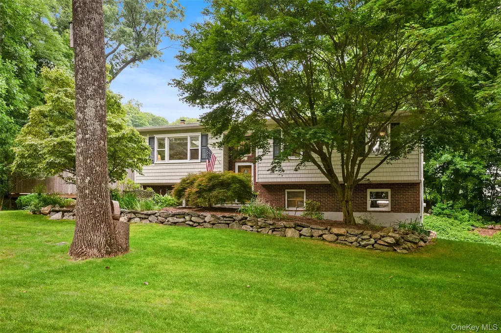 27 Silleck Boulevard Putnam Valley NY 10579