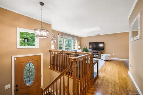 27 Silleck Boulevard Putnam Valley NY 10579
