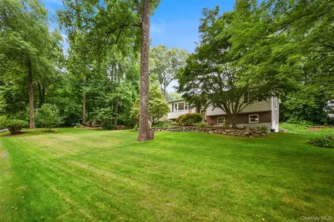 27 Silleck Boulevard Putnam Valley NY 10579