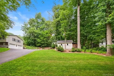 27 Silleck Boulevard Putnam Valley NY 10579