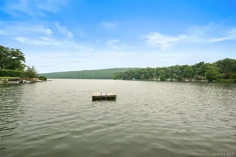 27 Silleck Boulevard Putnam Valley NY 10579