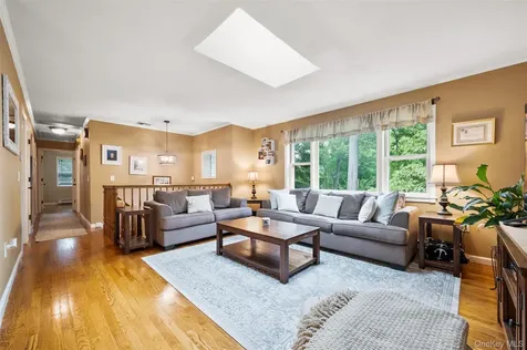 27 Silleck Boulevard Putnam Valley NY 10579
