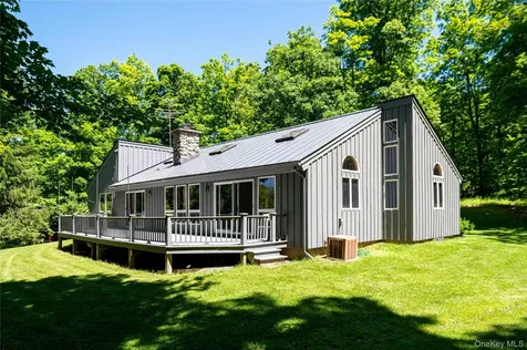 436 Schoolhouse Road Austerlitz NY 12017