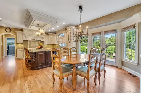 25 Yellow Top Lane Smithtown NY 11787