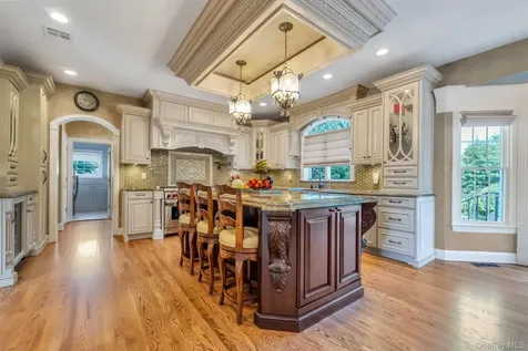 25 Yellow Top Lane Smithtown NY 11787
