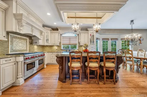 25 Yellow Top Lane Smithtown NY 11787