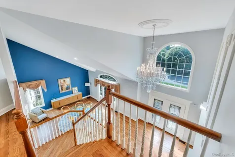 25 Yellow Top Lane Smithtown NY 11787