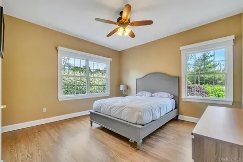 25 Yellow Top Lane Smithtown NY 11787