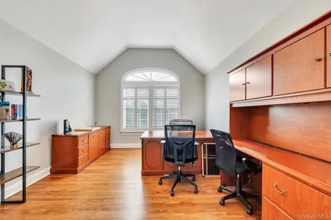 25 Yellow Top Lane Smithtown NY 11787