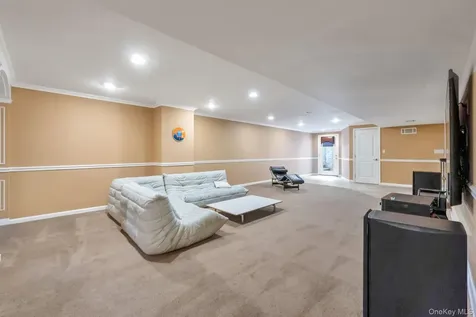 25 Yellow Top Lane Smithtown NY 11787