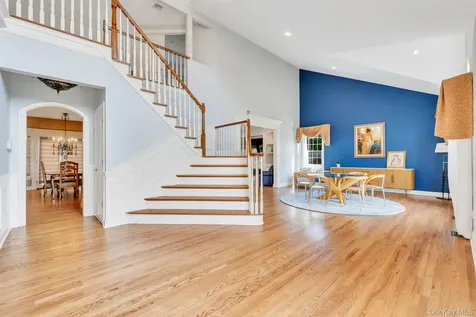 25 Yellow Top Lane Smithtown NY 11787