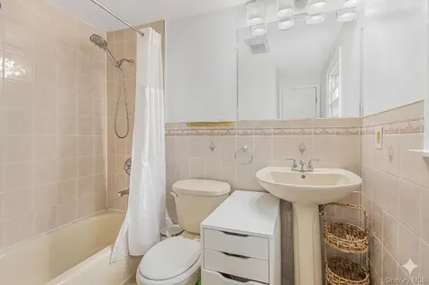 82 Riverdale Avenue White Plains NY 10607