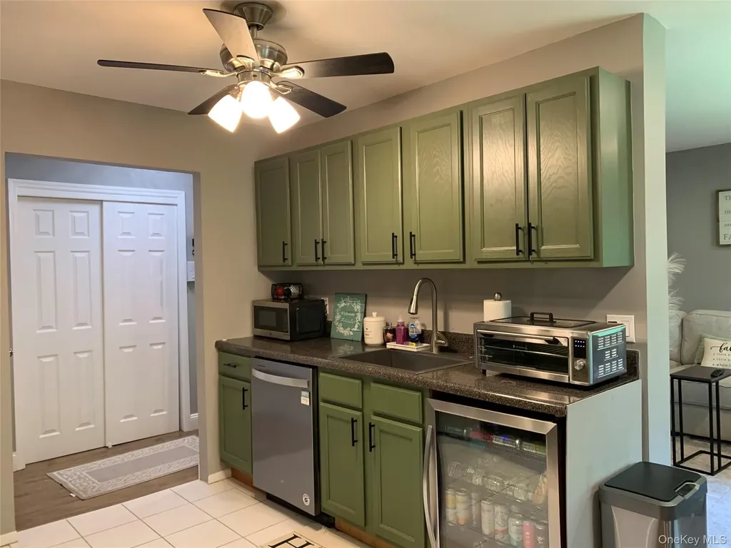 2449F Union Boulevard Islip NY 11751