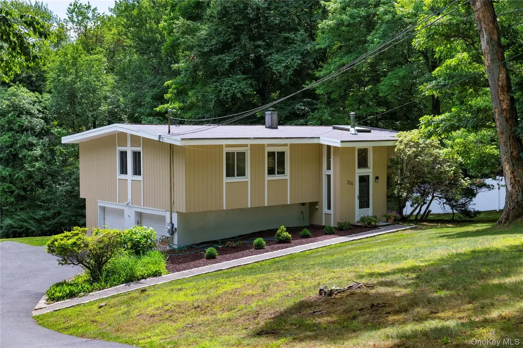 326 Lovell Street Mahopac NY 10541