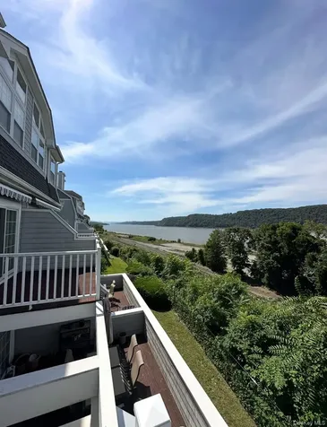 213 River View Drive Poughkeepsie NY 12601
