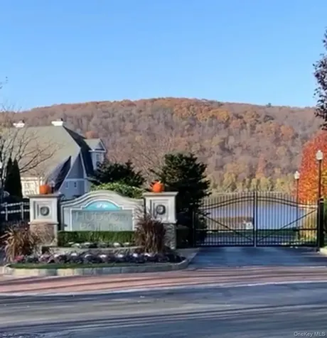213 River View Drive Poughkeepsie NY 12601