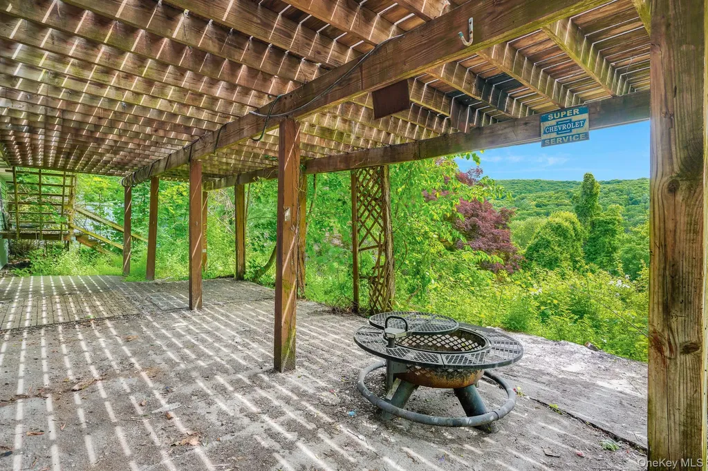 43 Sunset Drive Patterson NY 12563