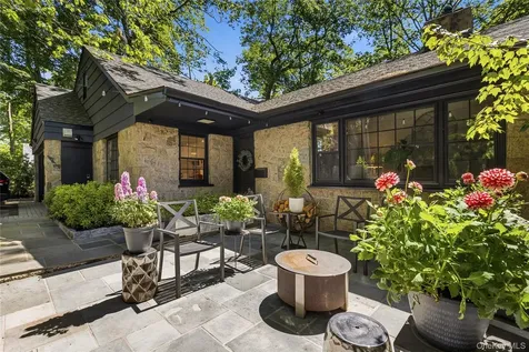 2 Sherwood Place Scarsdale NY 10583