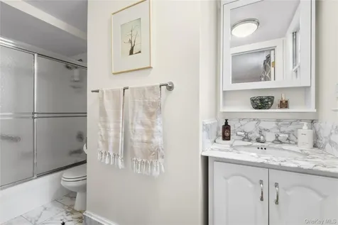 2 Sherwood Place Scarsdale NY 10583