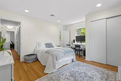 2 Sherwood Place Scarsdale NY 10583