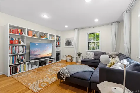 2 Sherwood Place Scarsdale NY 10583