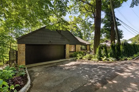 2 Sherwood Place Scarsdale NY 10583