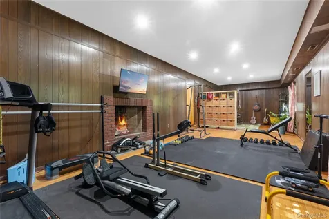 2 Sherwood Place Scarsdale NY 10583